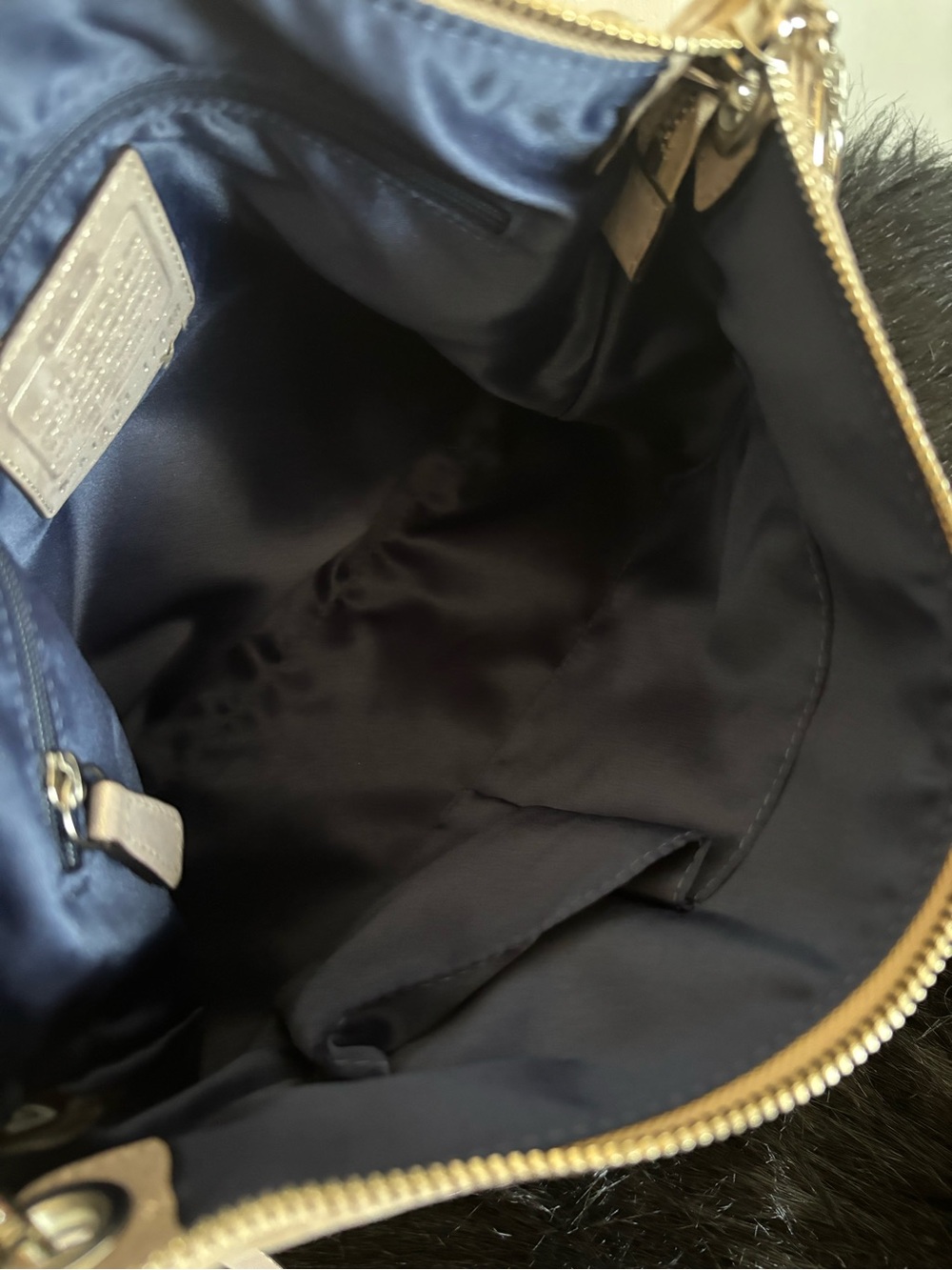 Coach Poppy Metallic finish over leather Shoulder Bag, Excellent condition! - Picture 4 of 7